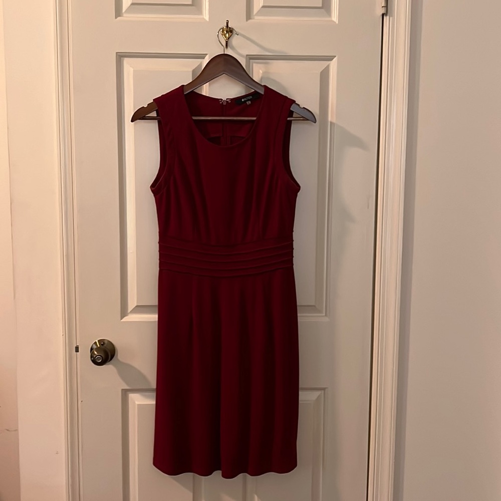 Red sleeveless dress